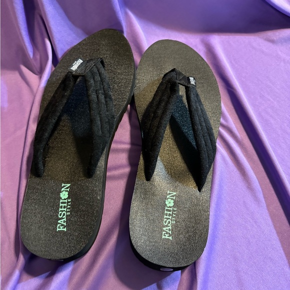 Flip Flop - Picture 3 of 3